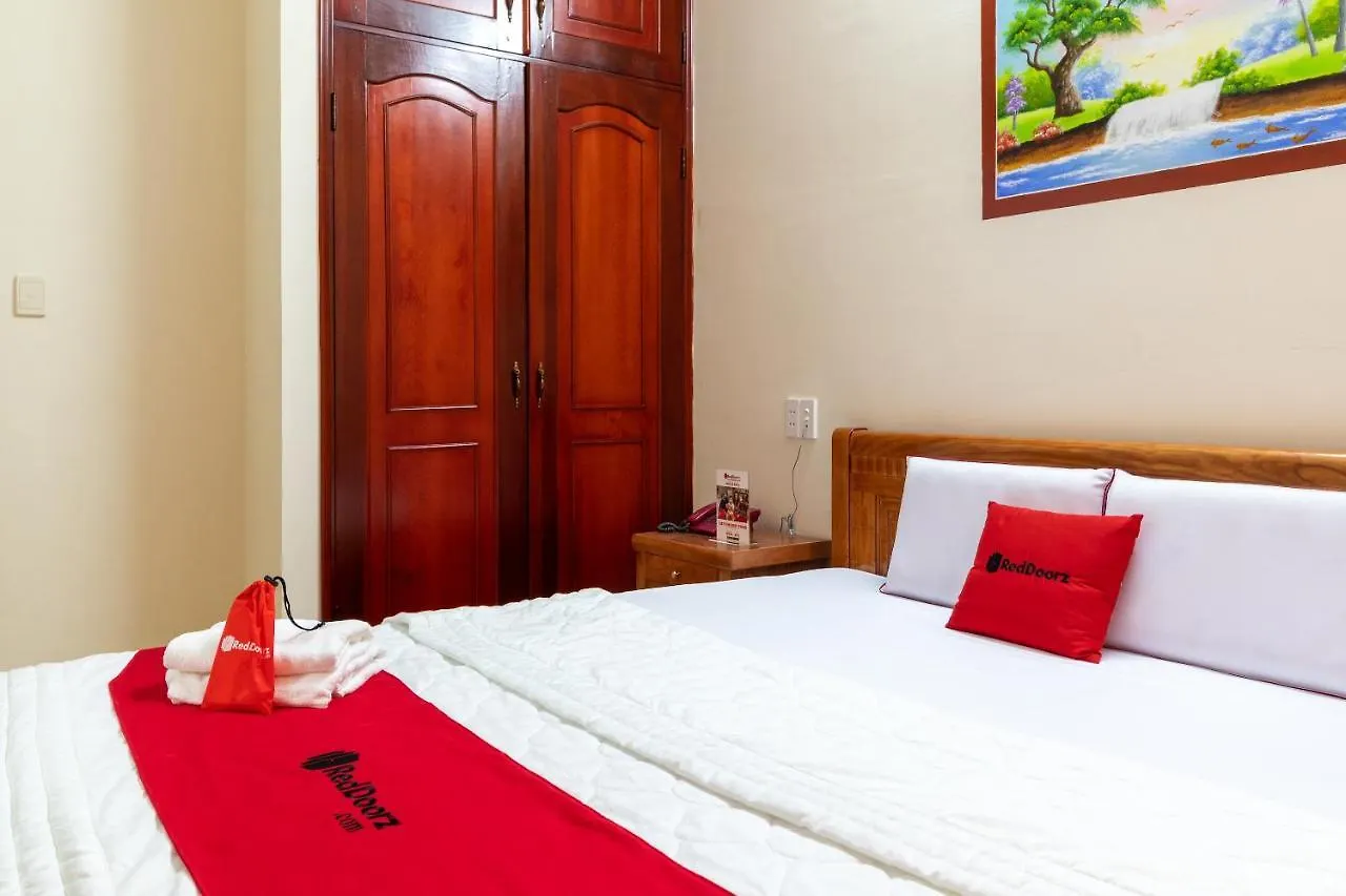 Reddoorz Near Lotte Cinema Cong Hoa Hotel Ho Chi Minh City